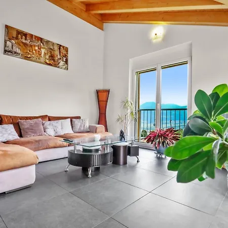 Avec Vue Sur La Plaine *