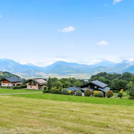 Avec Vue Sur La Plaine Daire