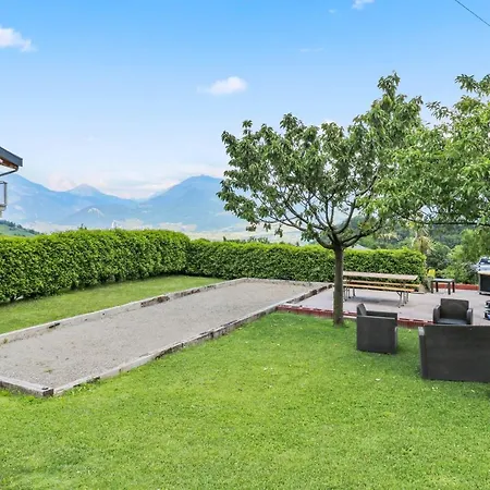 Avec Vue Sur La Plaine