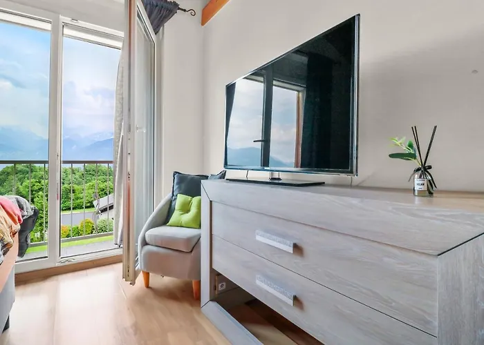 Avec Vue Sur La Plaine