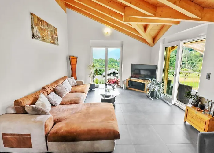 Avec Vue Sur La Plaine Troistorrents