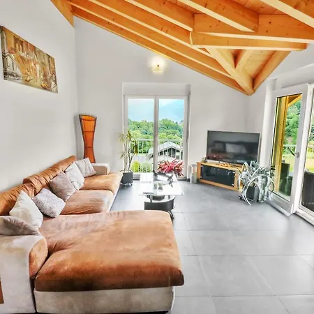 Avec Vue Sur La Plaine Troistorrents