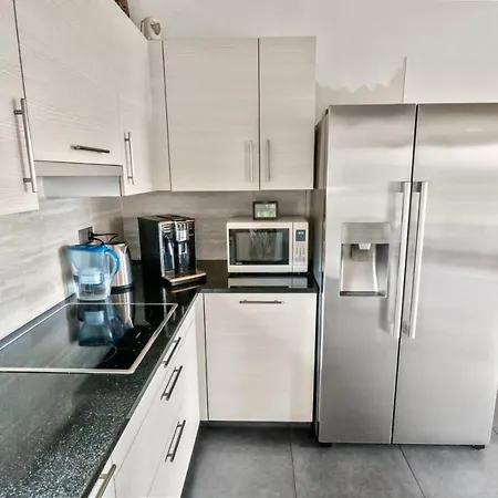 Avec Vue Sur La Plaine